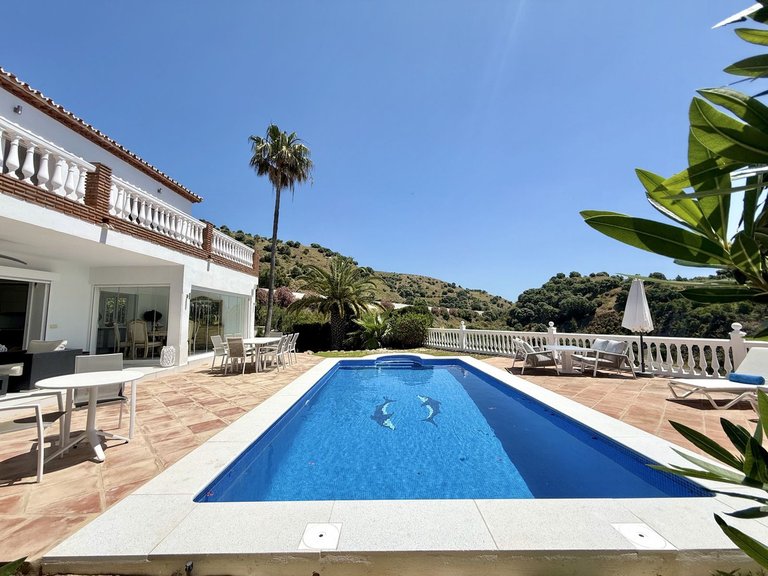 Villa for Sale in Calahonda, Malaga 1
