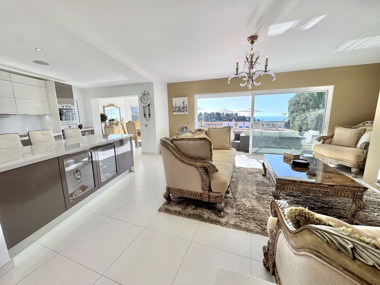 Villa for Sale in Calahonda, Malaga 11