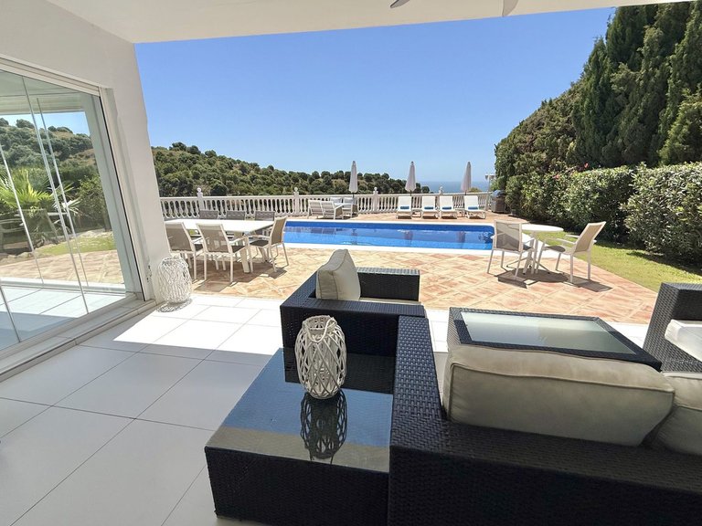 Villa for Sale in Calahonda, Malaga 2