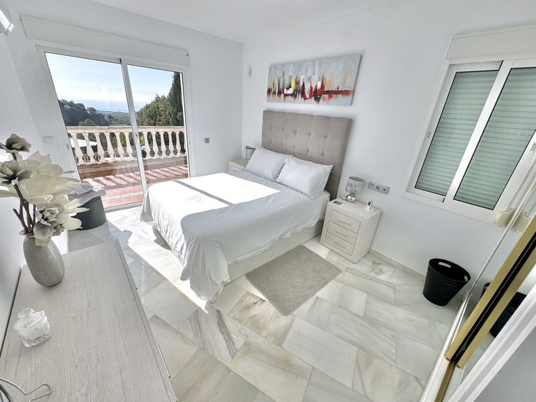 Villa for Sale in Calahonda, Malaga 23