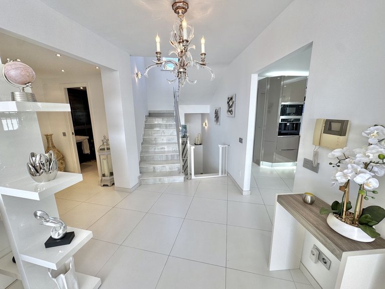 Villa for Sale in Calahonda, Malaga 24