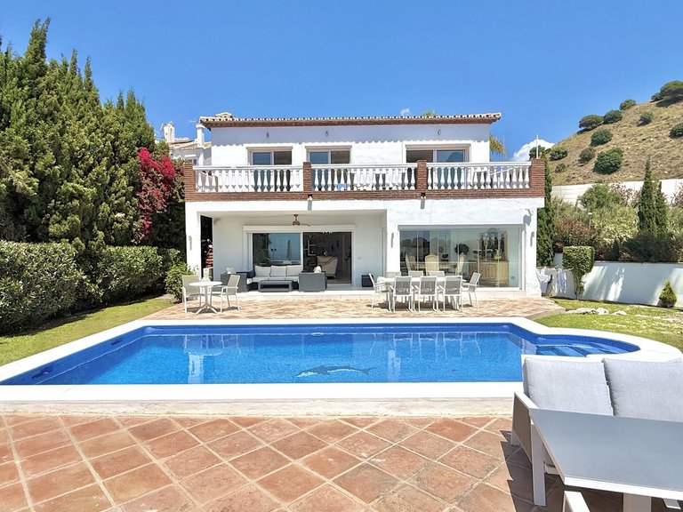 Villa for Sale in Calahonda, Malaga 5