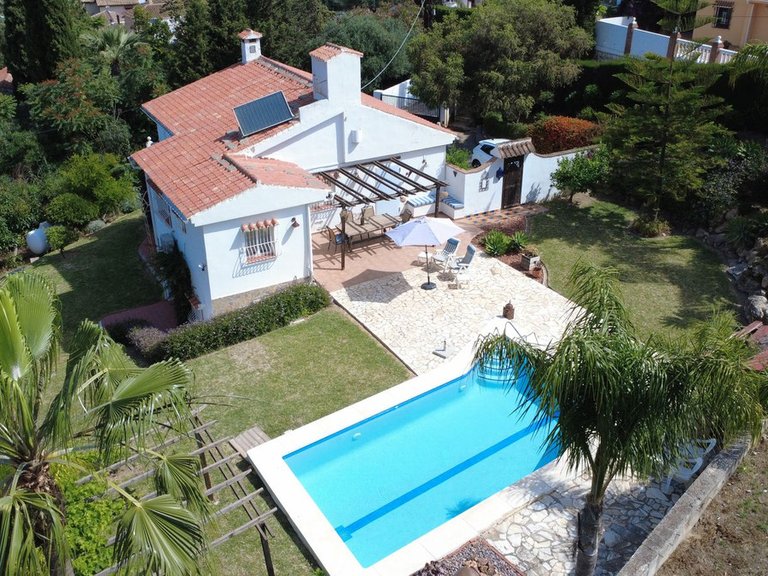 Villa for Sale in Alhaurín El Grande, Malaga 1