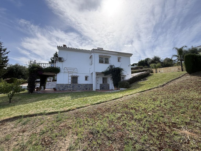 Villa for Sale in Alhaurín El Grande, Malaga 2