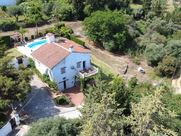 Villa for Sale in Alhaurín El Grande, Malaga 23