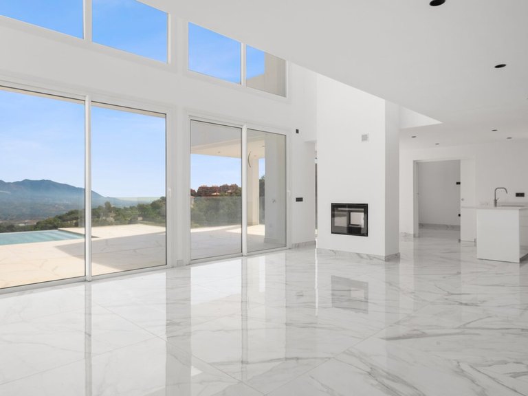 Villa for Sale in La Mairena, Malaga 2
