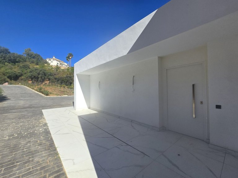 Villa for Sale in La Mairena, Malaga 22