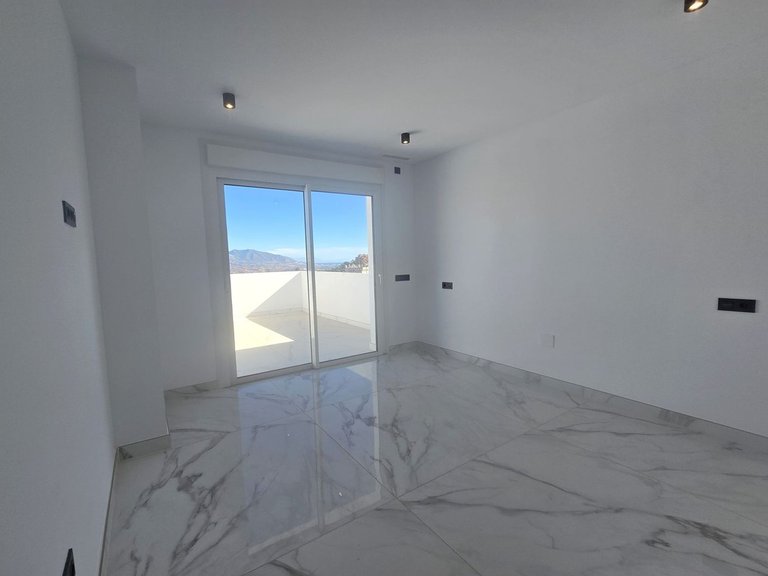 Villa for Sale in La Mairena, Malaga 26