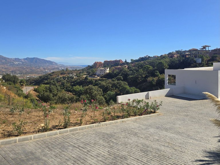 Villa for Sale in La Mairena, Malaga 29