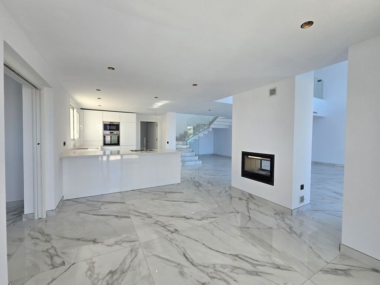 Villa for Sale in La Mairena, Malaga 36