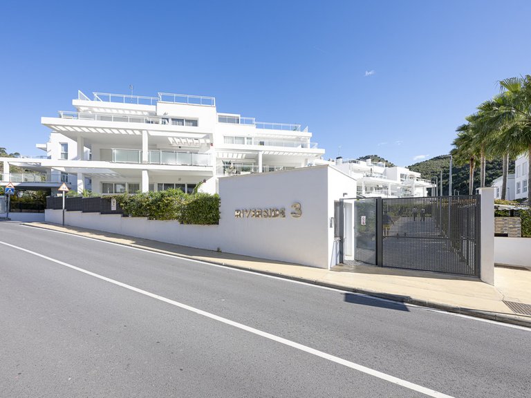 Apartment for Sale in Benahavís, Malaga 18