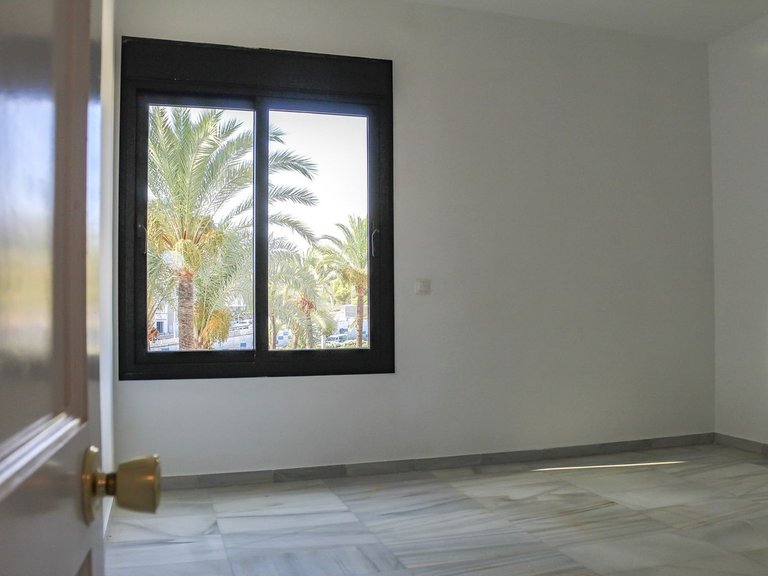 Apartment for Sale in Puerto Banús, Malaga 11