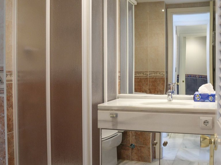 Apartment for Sale in Puerto Banús, Malaga 14