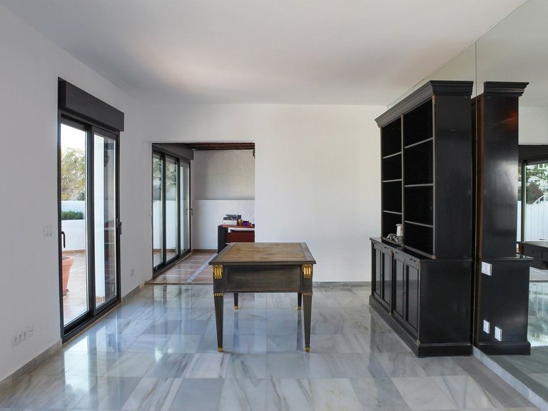 Apartment for Sale in Puerto Banús, Malaga 16