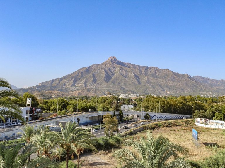 Apartment for Sale in Puerto Banús, Malaga 29