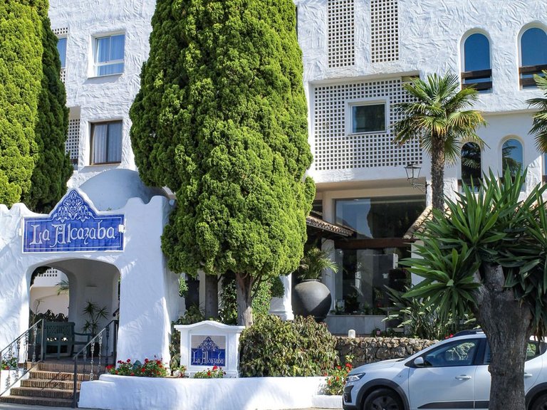 Apartment for Sale in Puerto Banús, Malaga 3