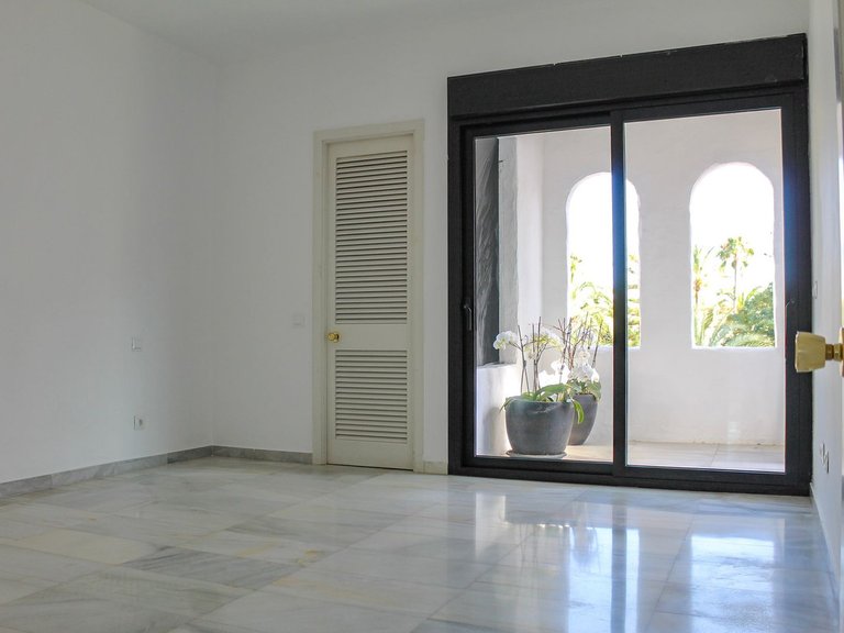 Apartment for Sale in Puerto Banús, Malaga 9