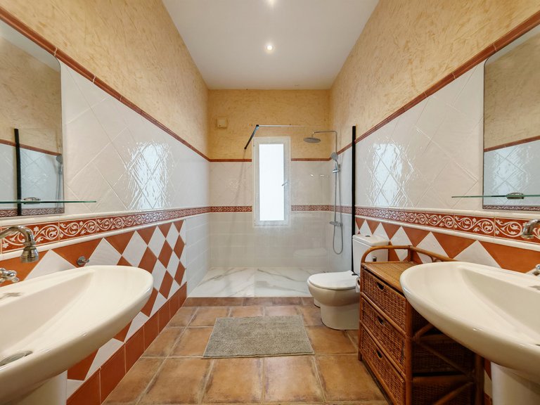 Villa for Sale in Coín, Malaga 27