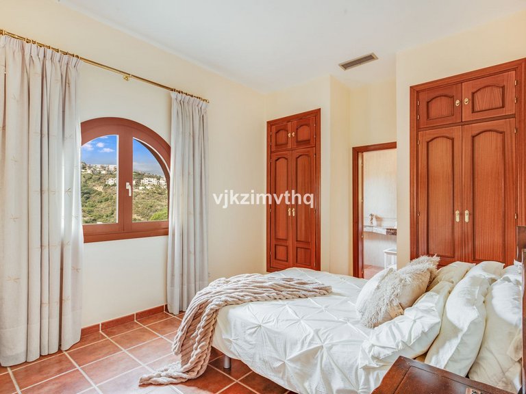 Villa for Sale in Benahavís, Malaga 13
