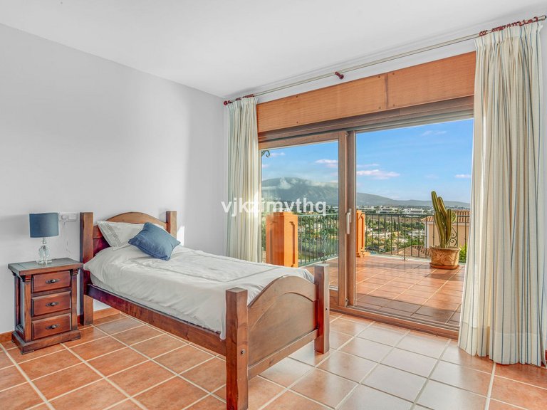 Villa for Sale in Benahavís, Malaga 23