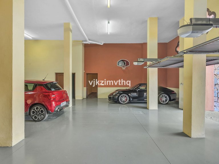 Villa for Sale in Benahavís, Malaga 38