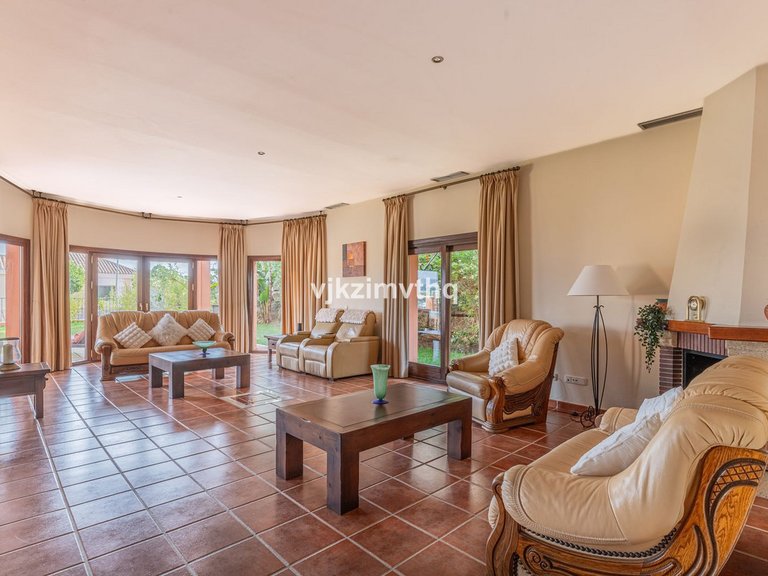 Villa for Sale in Benahavís, Malaga 9