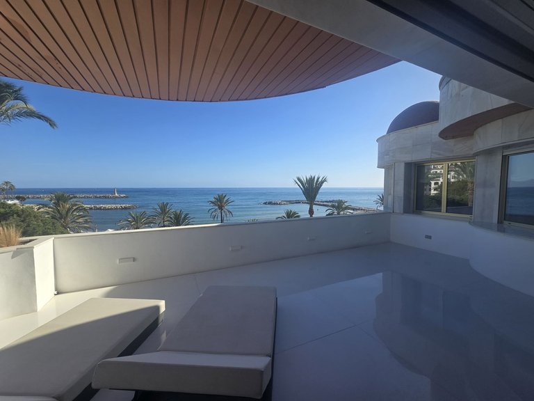 Apartment for Sale in Costa del Sol, Puerto Banús, Malaga 16