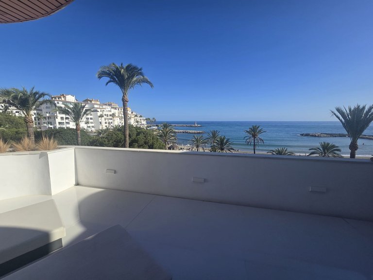 Apartment for Sale in Costa del Sol, Puerto Banús, Malaga 20