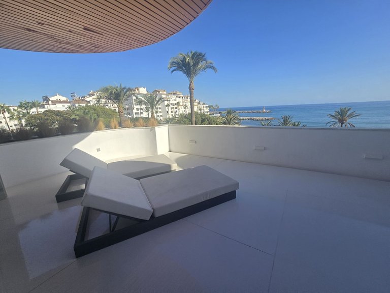 Apartment for Sale in Costa del Sol, Puerto Banús, Malaga 21