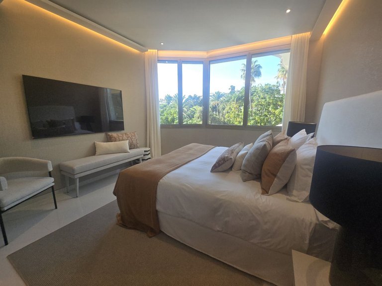 Apartment for Sale in Costa del Sol, Puerto Banús, Malaga 25