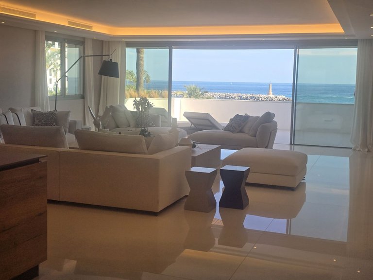 Apartment for Sale in Costa del Sol, Puerto Banús, Malaga 27