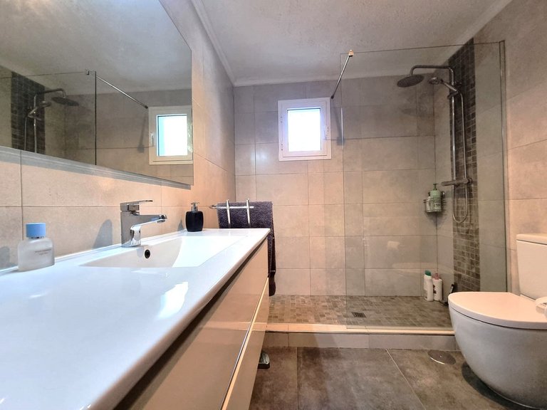 Villa for Sale in Benalmadena, Malaga 23