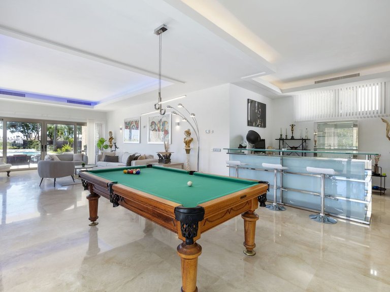Villa for Sale in El Paraíso, Estepona, Malaga 12