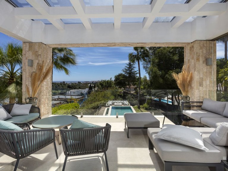 Villa for Sale in El Paraíso, Estepona, Malaga 3