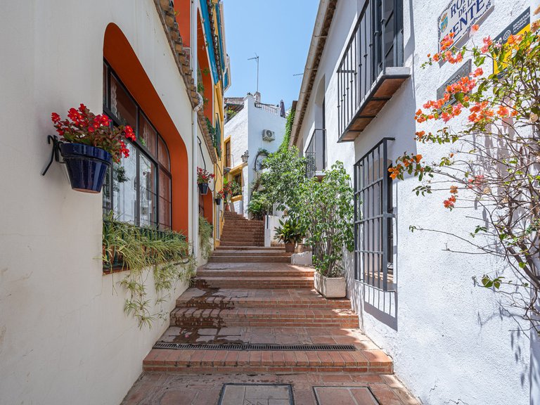 Apartment for Sale in Benahavís, Malaga 25