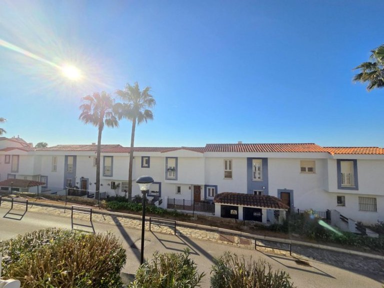 Apartment for Sale in La Duquesa, Malaga 18