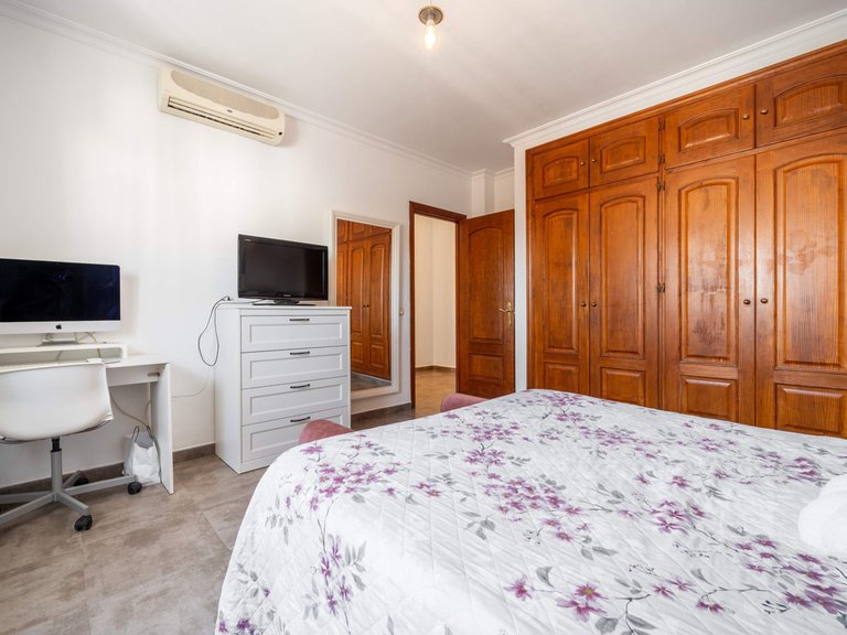Villa for Sale in Estepona, Malaga 10