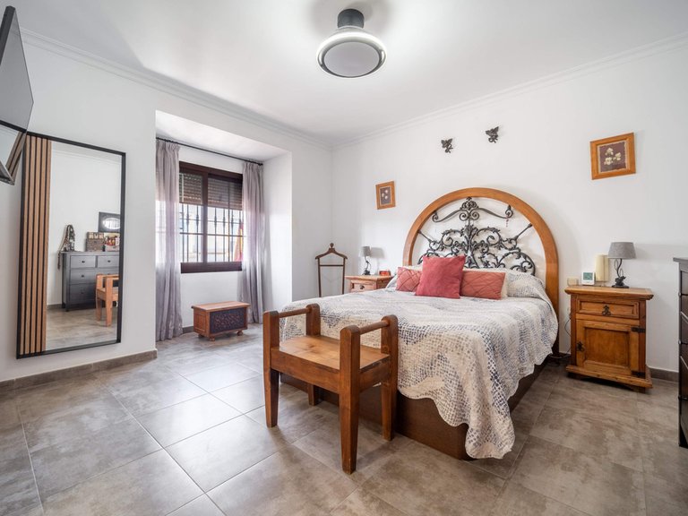 Villa for Sale in Estepona, Malaga 11