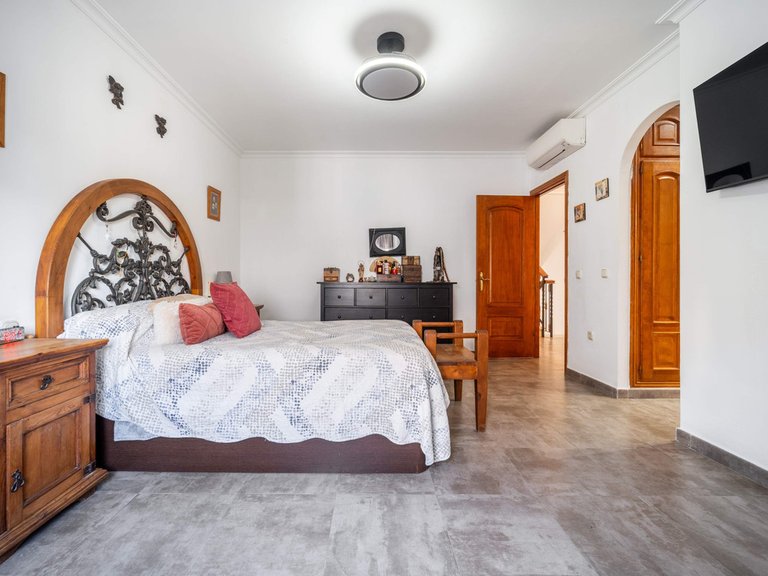 Villa for Sale in Estepona, Malaga 12