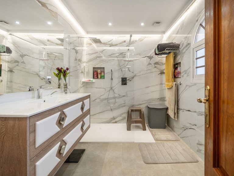 Villa for Sale in Estepona, Malaga 14