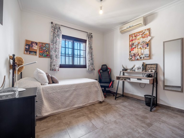 Villa for Sale in Estepona, Malaga 17