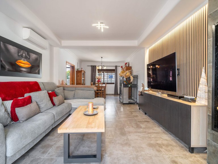 Villa for Sale in Estepona, Malaga 2