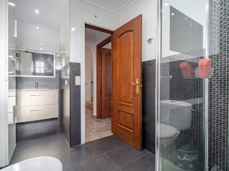 Villa for Sale in Estepona, Malaga 20