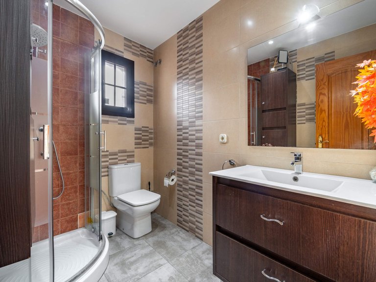 Villa for Sale in Estepona, Malaga 28