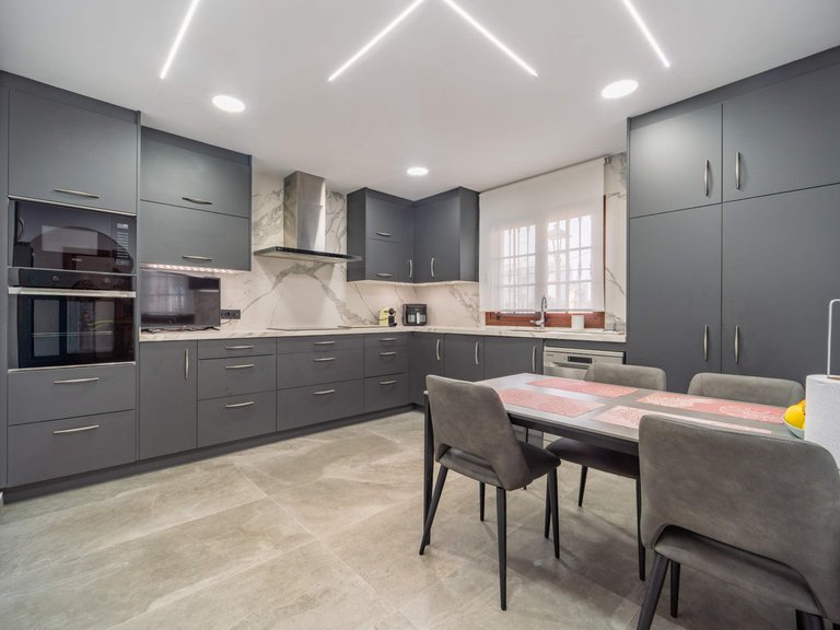 Villa for Sale in Estepona, Malaga 4