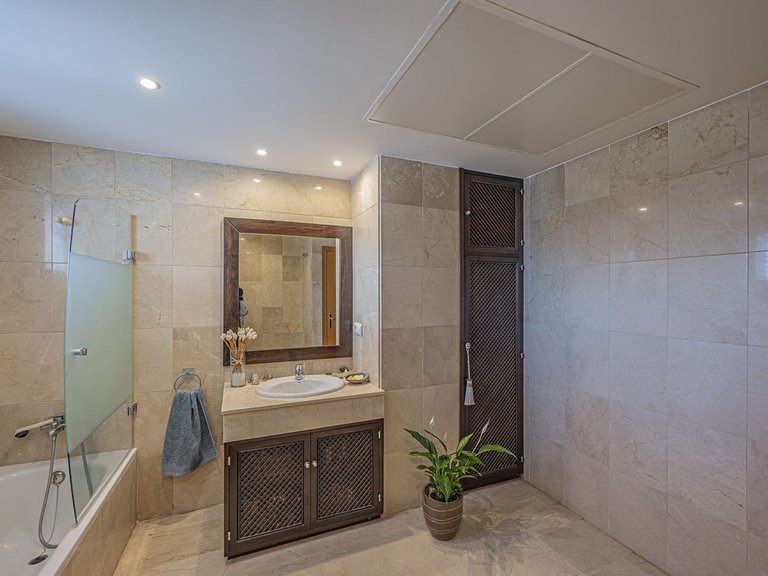 Apartment for Sale in Selwo, Malaga 40