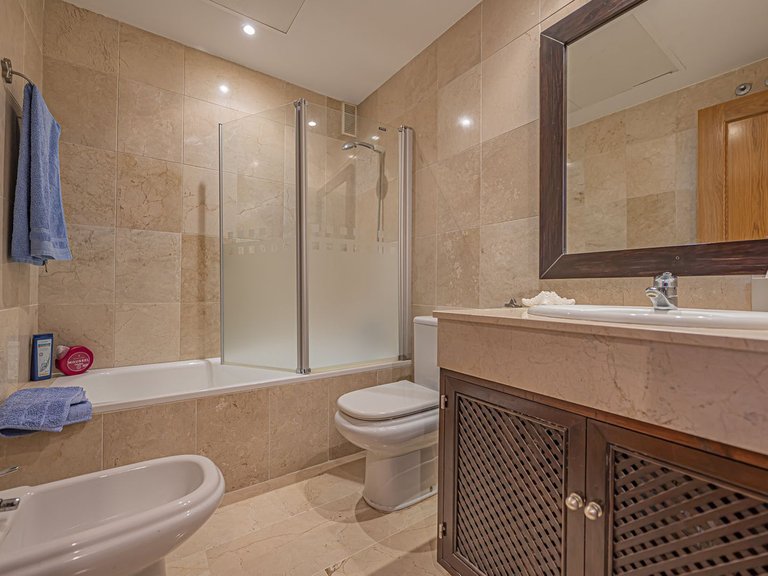 Apartment for Sale in Selwo, Malaga 41