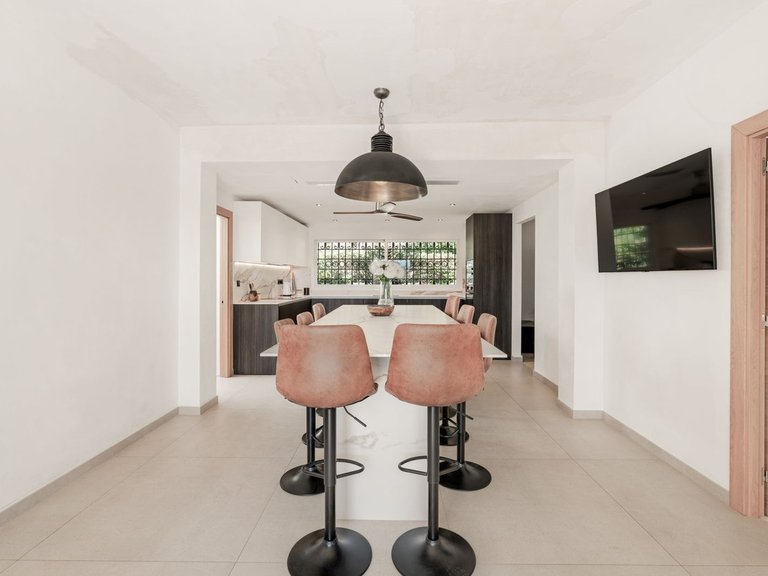 Villa for Sale in El Paraiso, Malaga 13