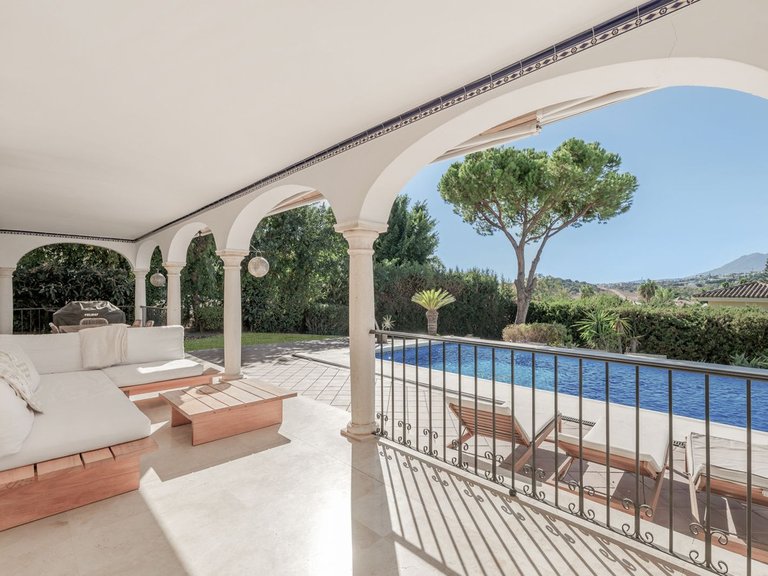 Villa for Sale in El Paraiso, Malaga 21