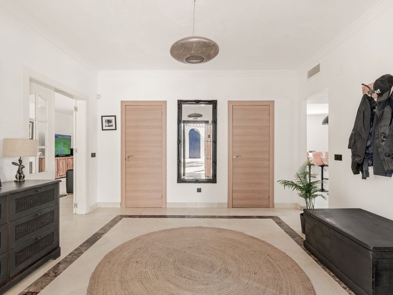 Villa for Sale in El Paraiso, Malaga 8